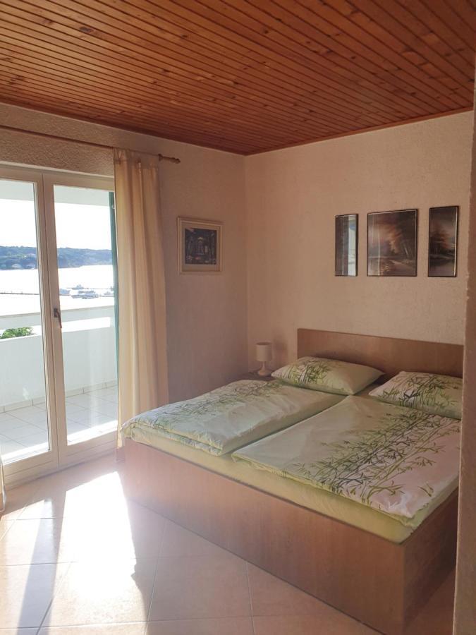 Apartmani Mira Supetarska Draga Dış mekan fotoğraf
