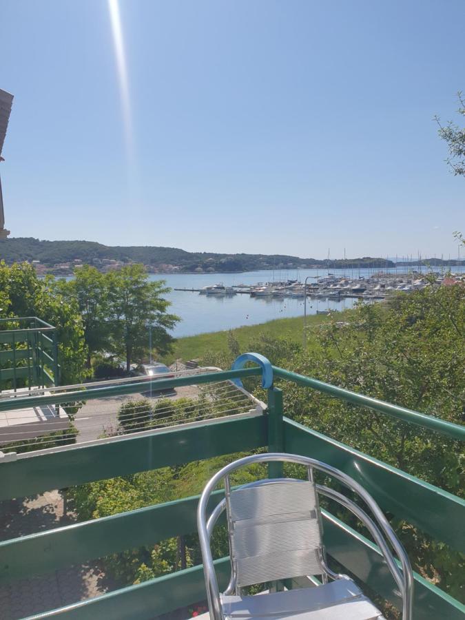 Apartmani Mira Supetarska Draga Dış mekan fotoğraf