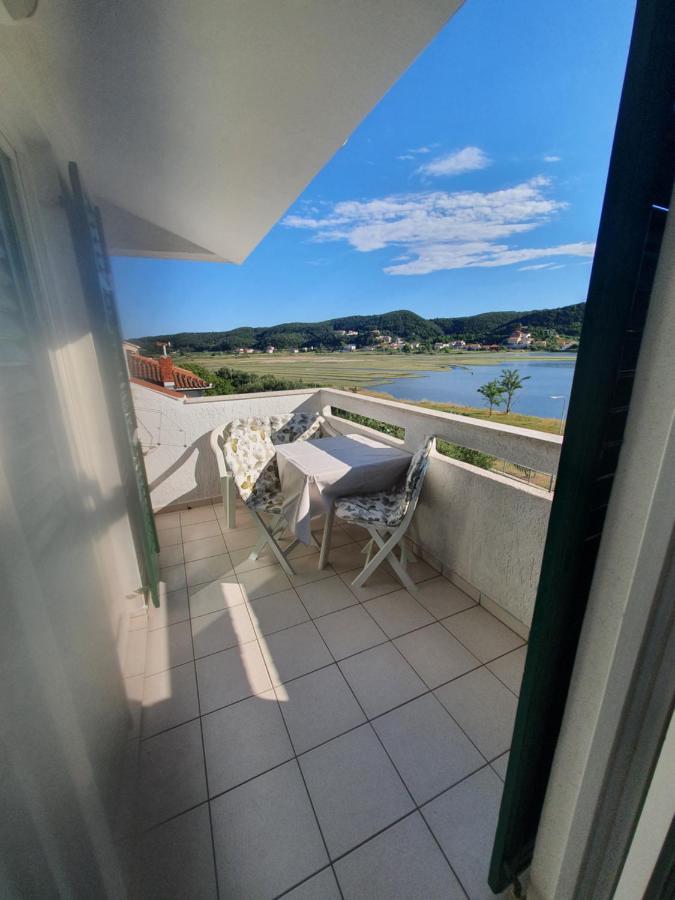 Apartmani Mira Supetarska Draga Dış mekan fotoğraf