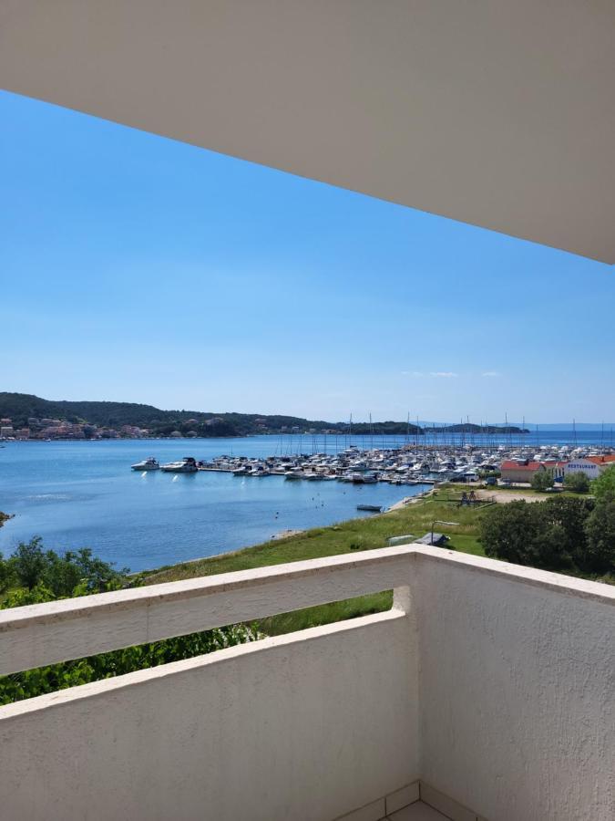 Apartmani Mira Supetarska Draga Oda fotoğraf