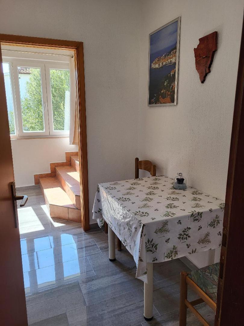 Apartmani Mira Supetarska Draga Dış mekan fotoğraf
