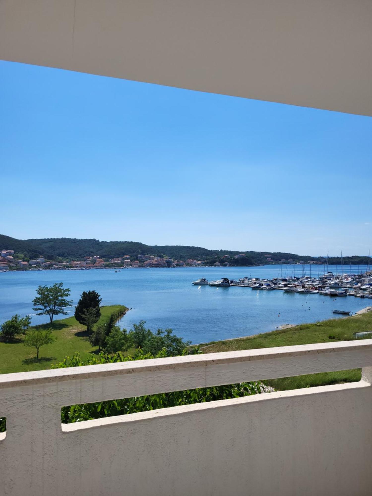 Apartmani Mira Supetarska Draga Oda fotoğraf