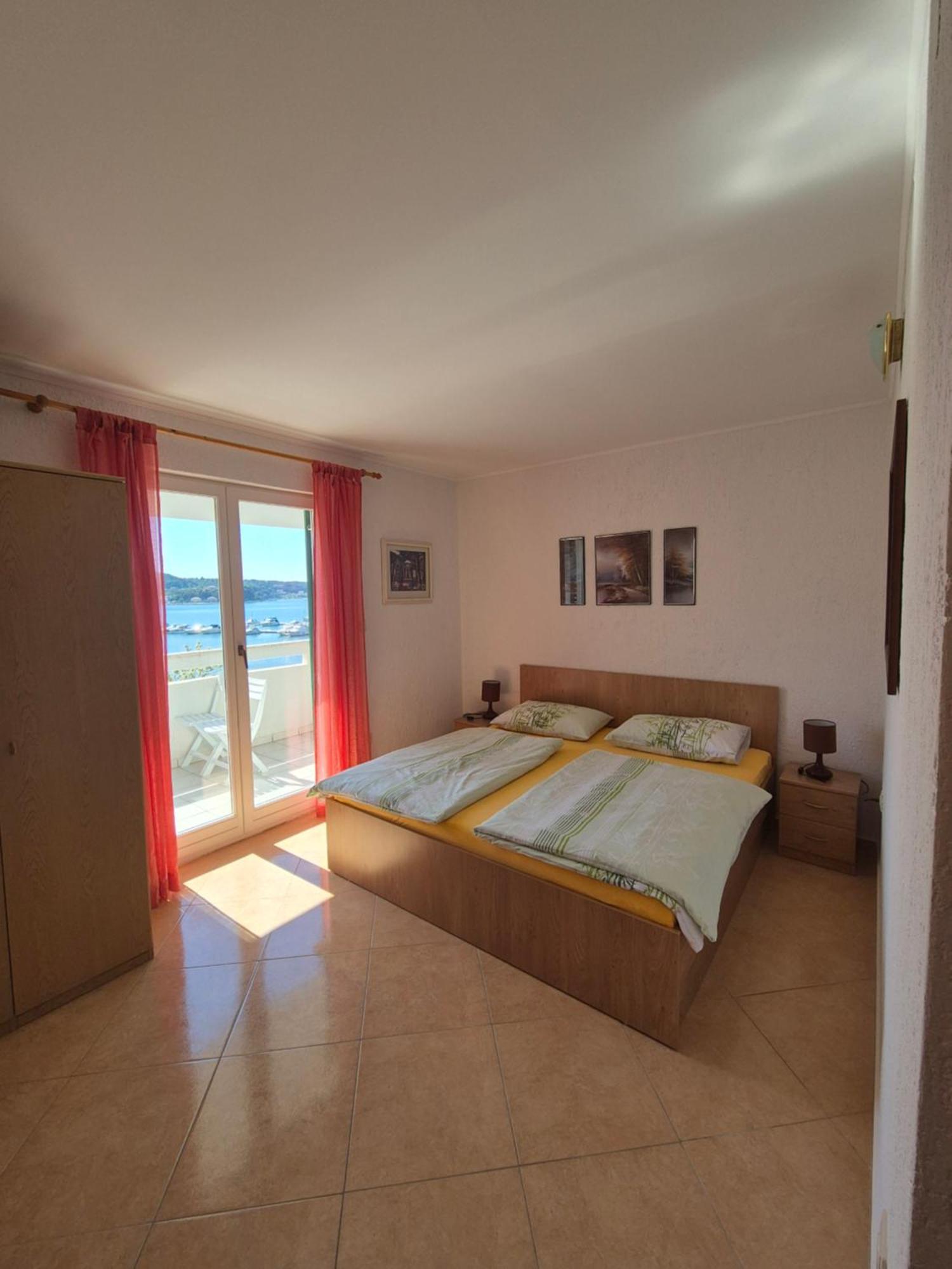 Apartmani Mira Supetarska Draga Dış mekan fotoğraf