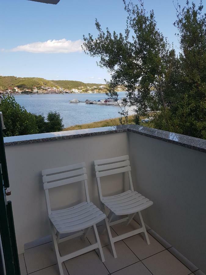 Apartmani Mira Supetarska Draga Dış mekan fotoğraf