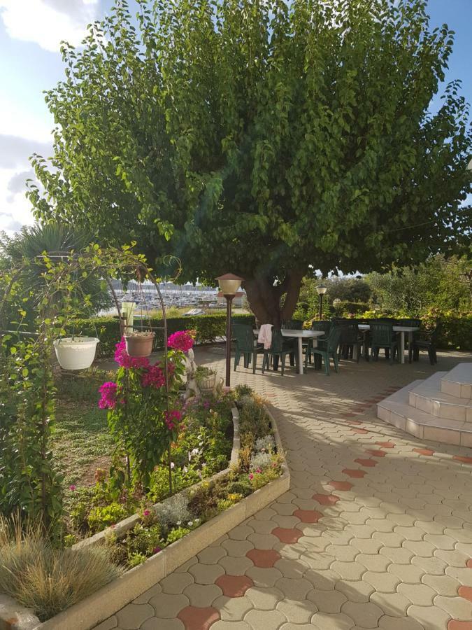 Apartmani Mira Supetarska Draga Dış mekan fotoğraf
