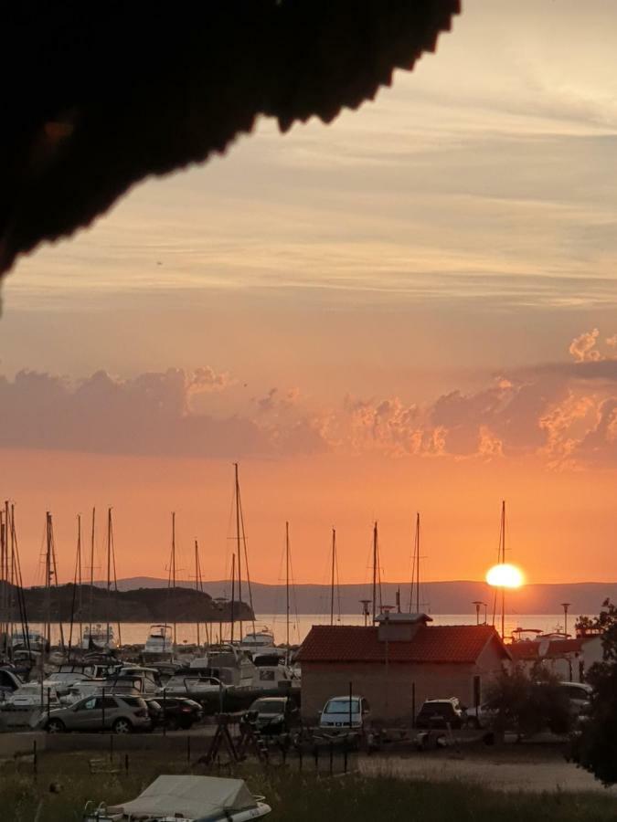 Apartmani Mira Supetarska Draga Dış mekan fotoğraf